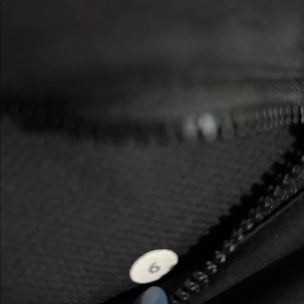 Lululemon Runday Crop size 6 - Picture 11 of 11